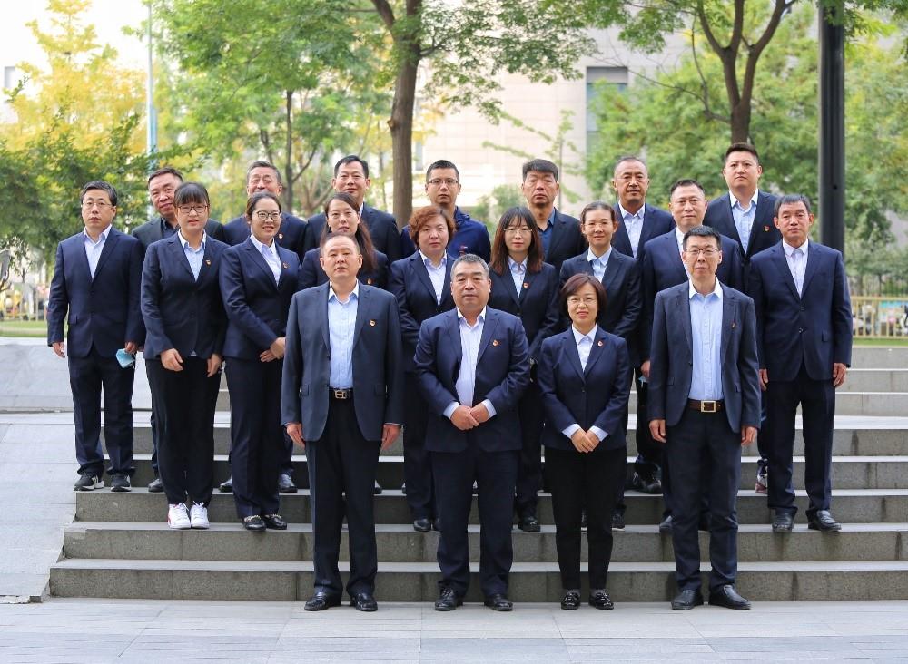 多元團隊凝合力，同舟共濟揚帆起